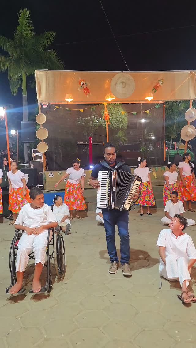 #tbt especial da apresentação dos alunos da @apaeparamirim na Casinha de Barro.