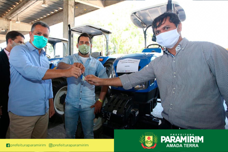 Prefeitura destina dois tratores para apoio à agricultura familiar